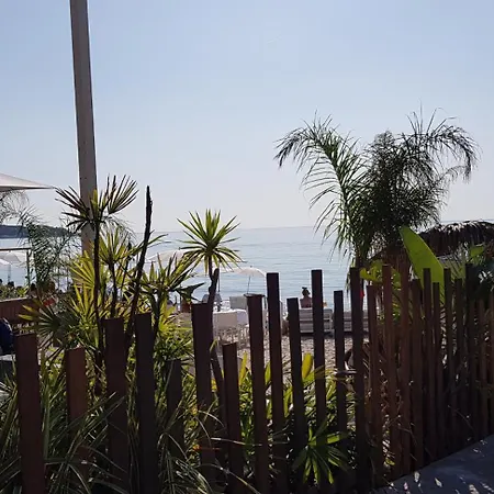 T2 Climatise A Proximite Immediate Des Plages De Les Pins Apartamento